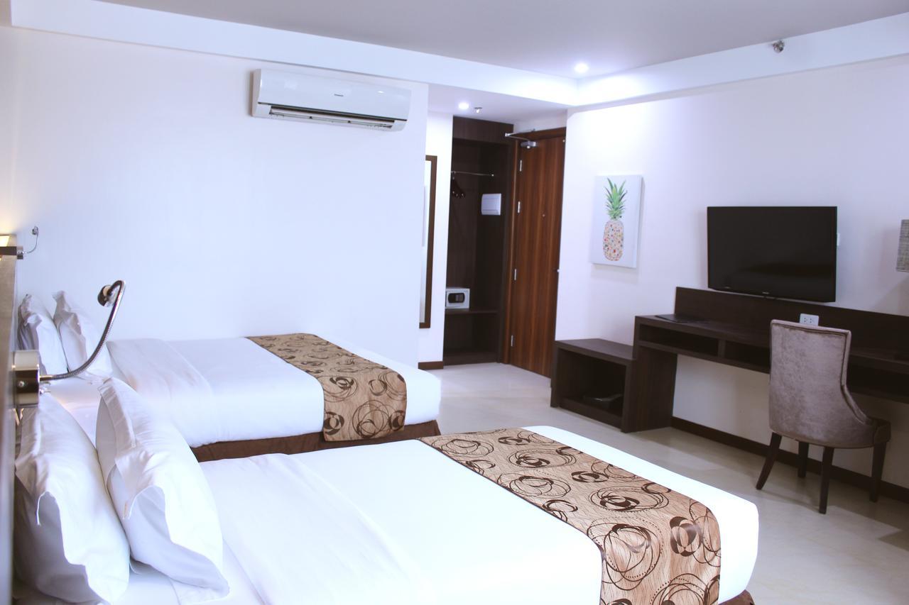 Kew Hotel Tagbilaran Exterior foto